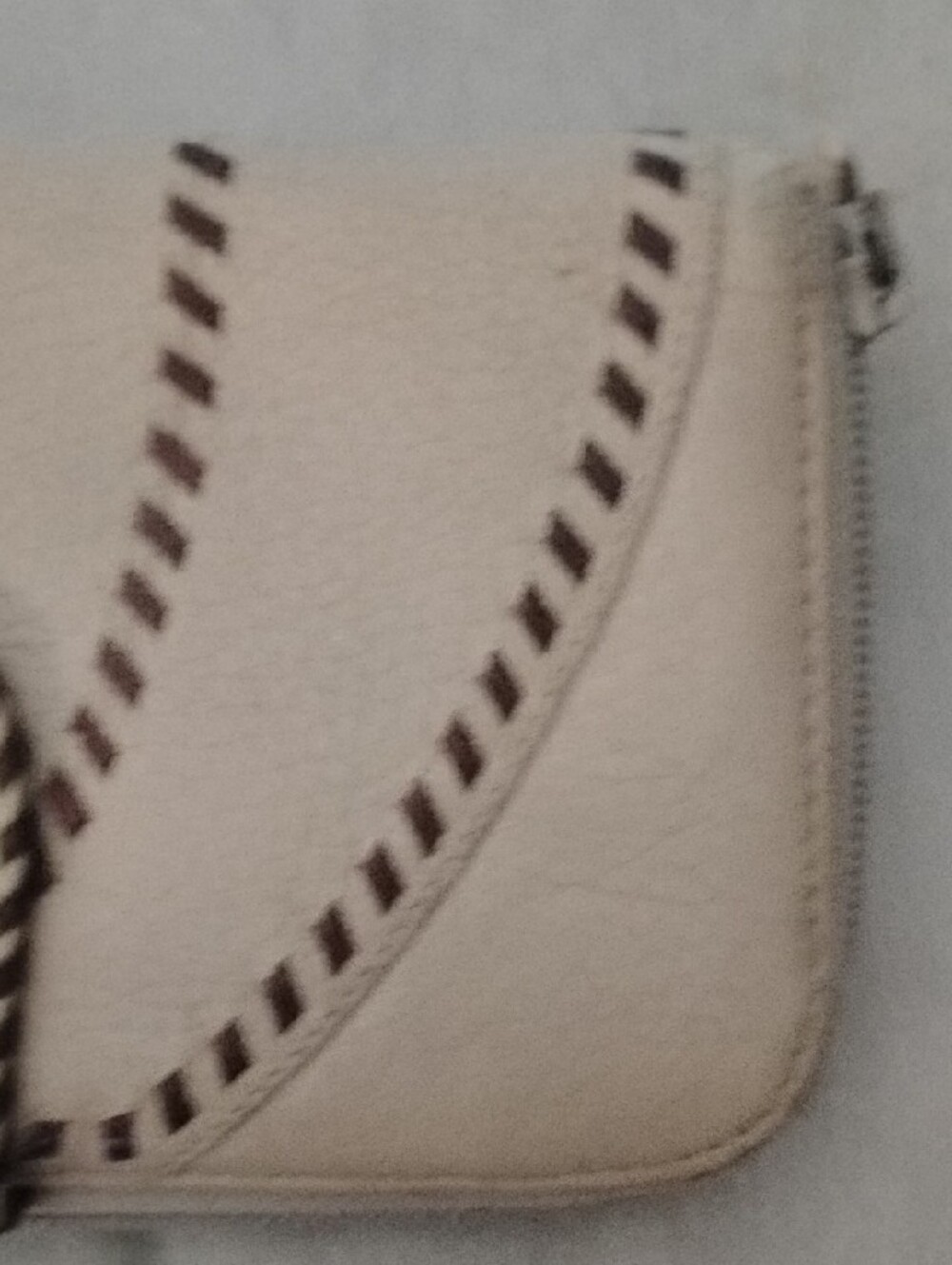 Beautiful Sand Pebble Leather Brighton Wallet - Picture 4 of 14